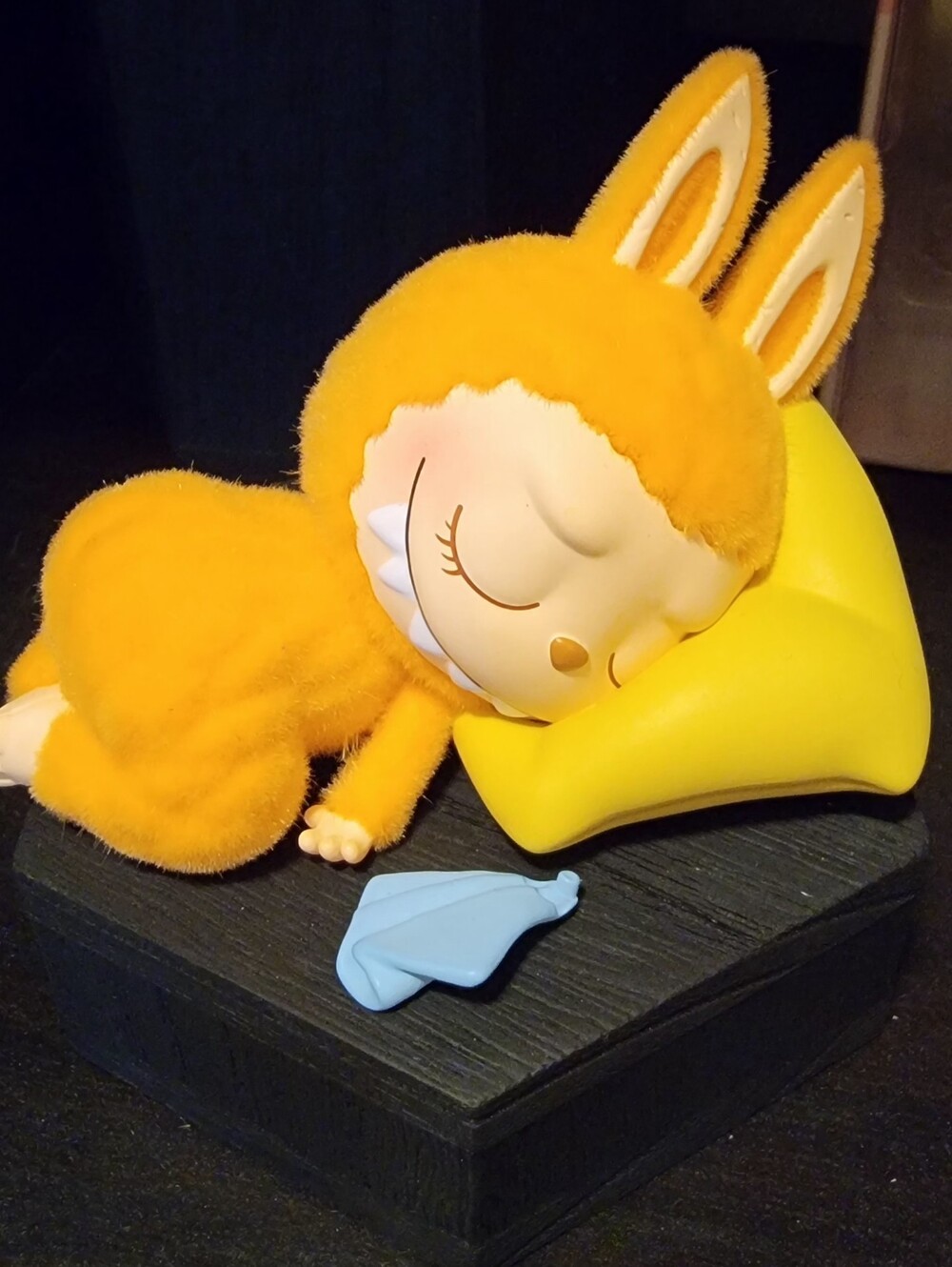 Authentic Mart The Monsters 1:00 A.M. Series figure, Confirmed Sweet Dream Time.
